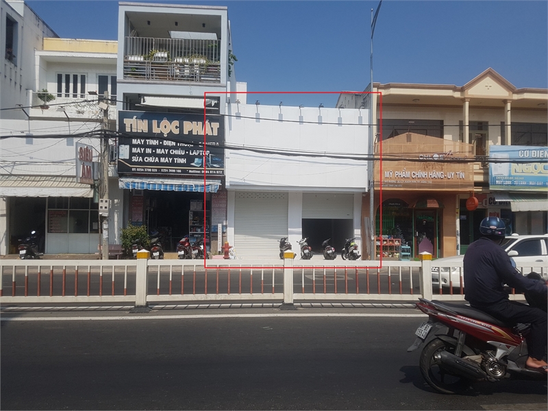 Cho thuê mặt bằng đường 30/4 VT nhà kính sạch sẽ cạnh chợ 13719365