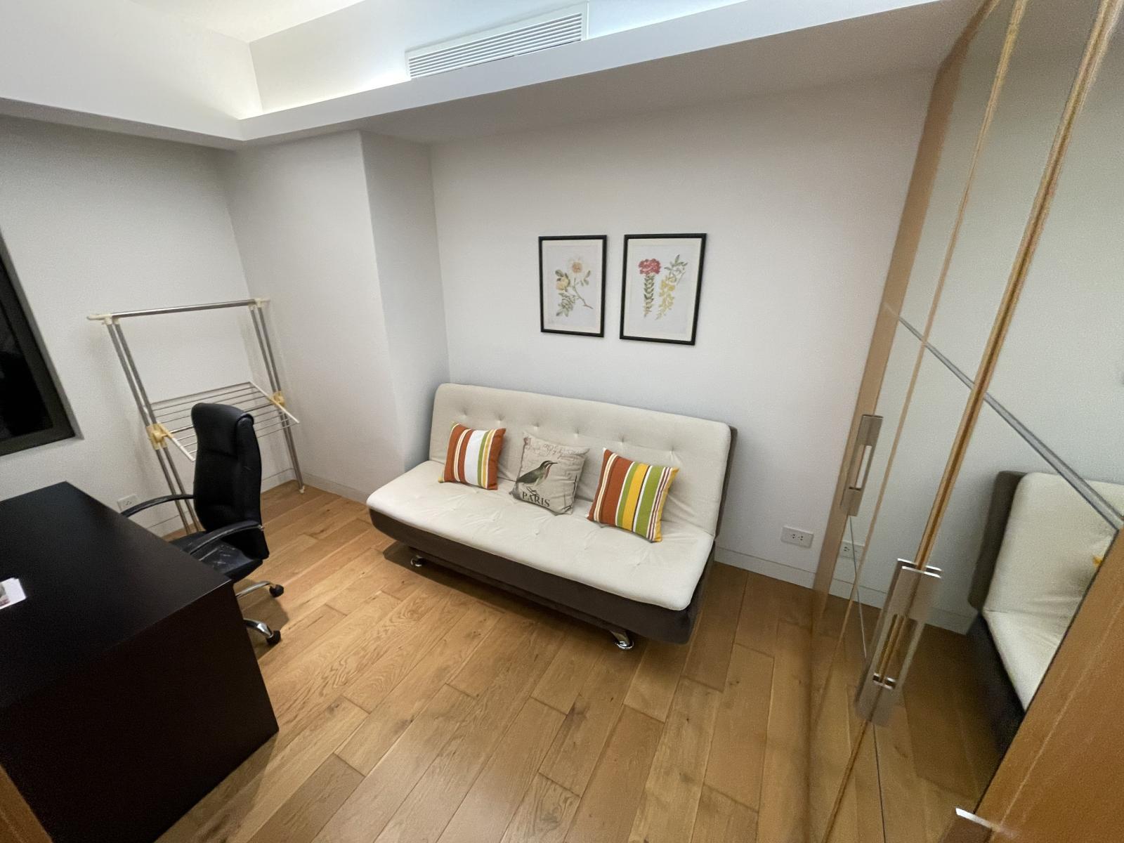 Cho thuê căn hộ IPH Tháp Tây 145m2. 3 phòng ngủ. Nội thất: full. Indochina Plaza, Đường Xuân Thủy, 13736135