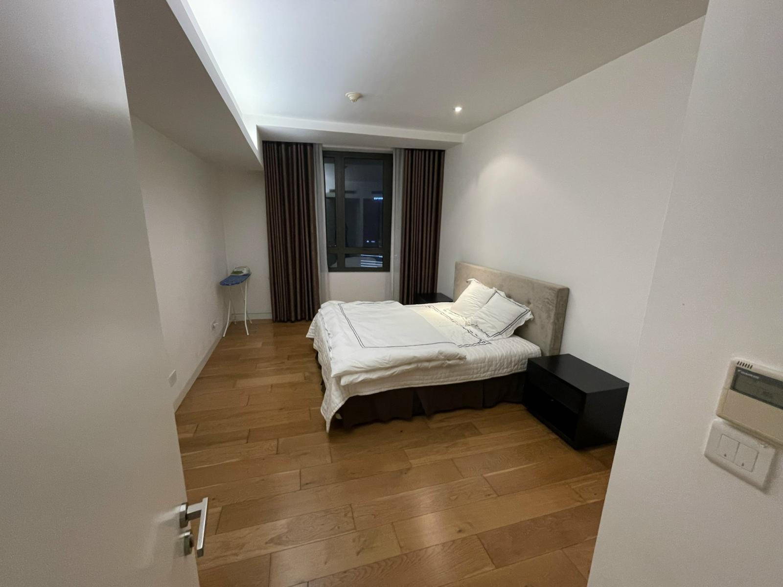 Cho thuê căn hộ IPH Tháp Tây 145m2. 3 phòng ngủ. Nội thất: full. Indochina Plaza, Đường Xuân Thủy, 13736135