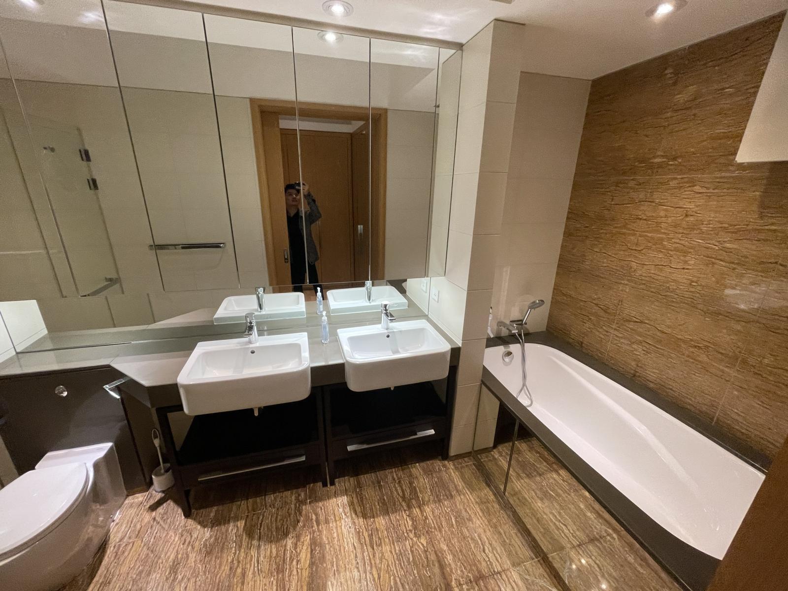 Cho thuê căn hộ IPH Tháp Tây 145m2. 3 phòng ngủ. Nội thất: full. Indochina Plaza, Đường Xuân Thủy, 13736135