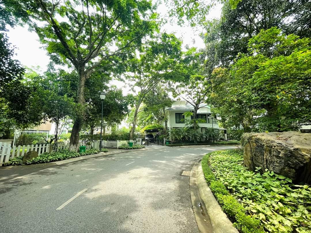 siêu đẹp! BT VƯỜN TÙNG ecopark hưng yên 337m 3t MT16m 41 TY 13737246