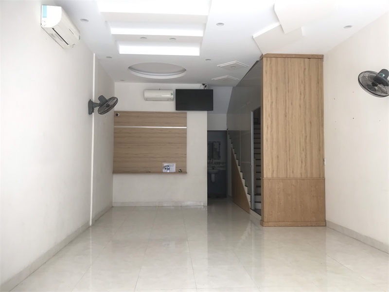 Cho thuê mặt bằng cửa kính máy lạnh gần ngã tư Lê lai, Bà Triệu, TPVT 13738538