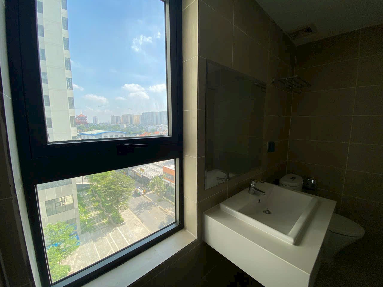 Bán Nhanh Căn Góc 3PN 2WC 94,76m2 Căn Góc 2 View Thoáng Mát Tầng Đẹp Tại De Capella Quận 2 13739599