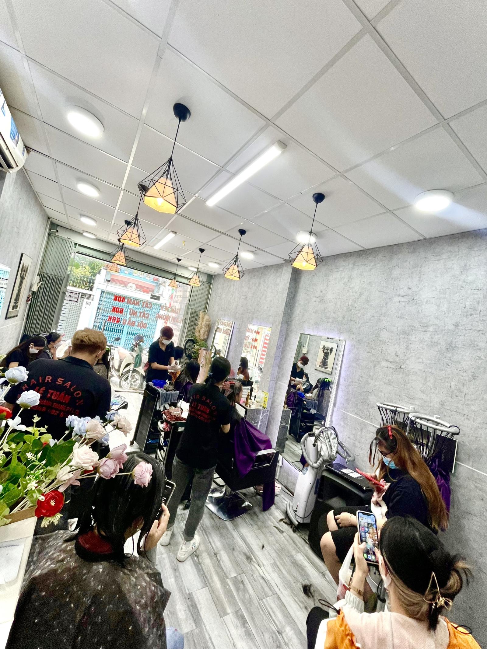 CẦN SANG NHƯỢNG SALON ĐÃ HOẠT ĐỘNG ĐƯỢC 3 NĂM 13740939