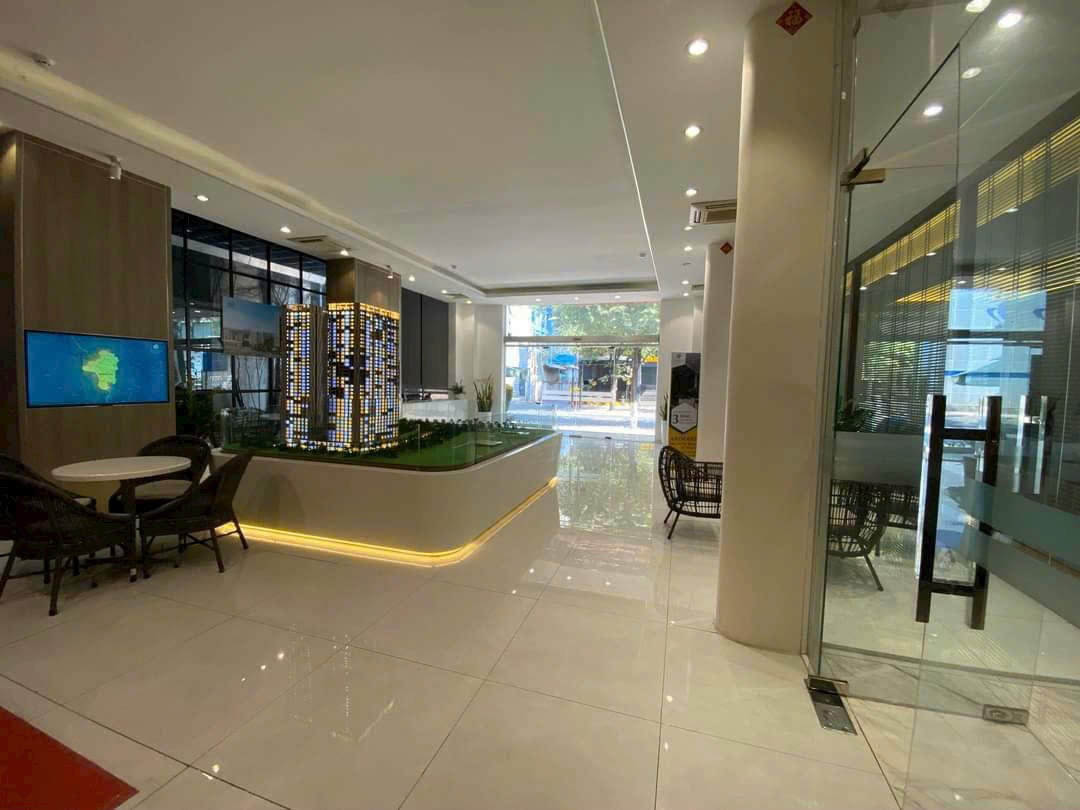 Cho thuê tầng trệt tòa nhà 82 Võ Văn Tần, Q3, DT 210m2, văn phòng mới đẹp, có chỗ đậu xe 13745509