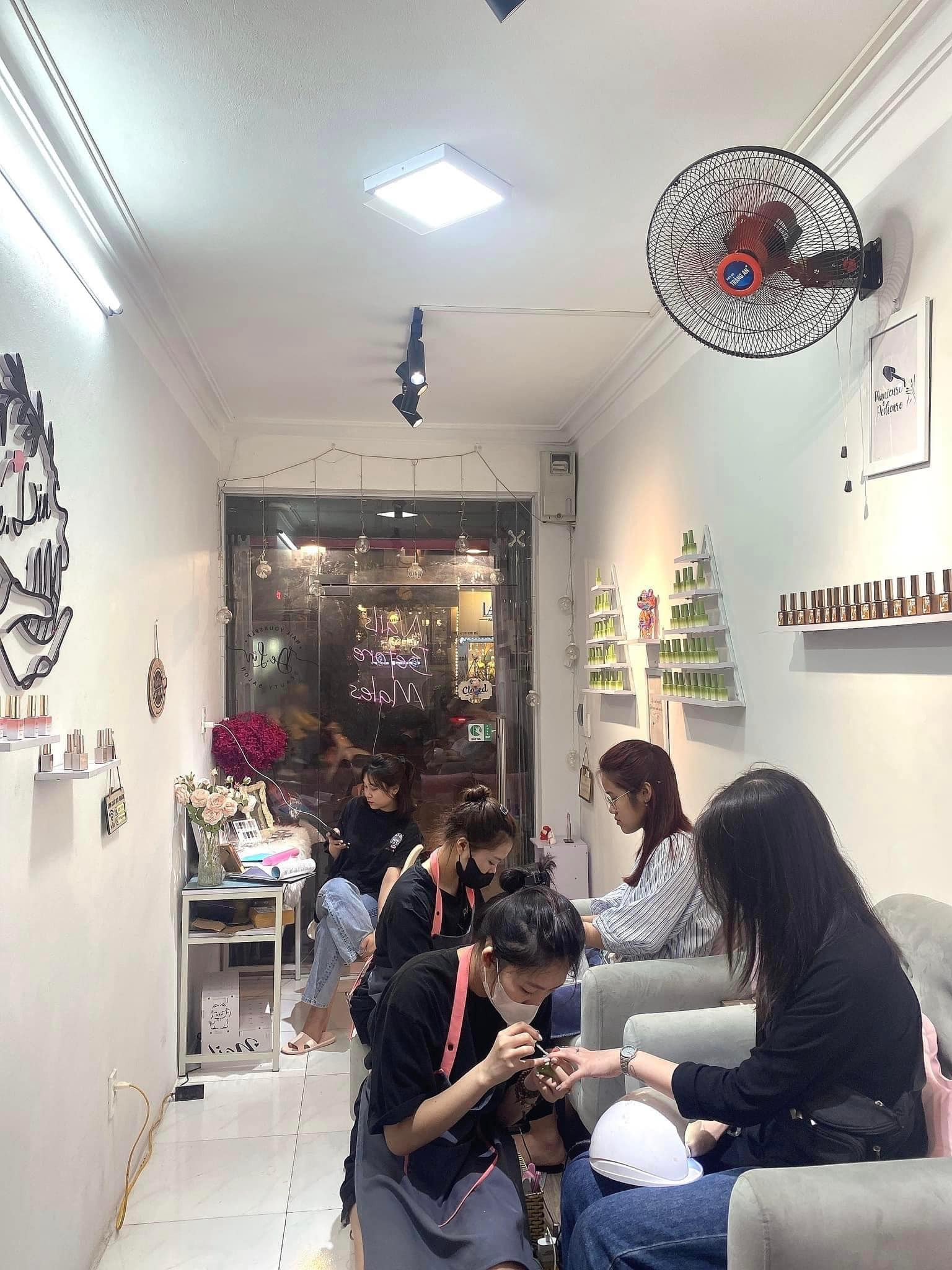 SANG NHƯỢNG CỬA HÀNG NAILS-MI-GỘI TRONG THÁNG 6 13747495