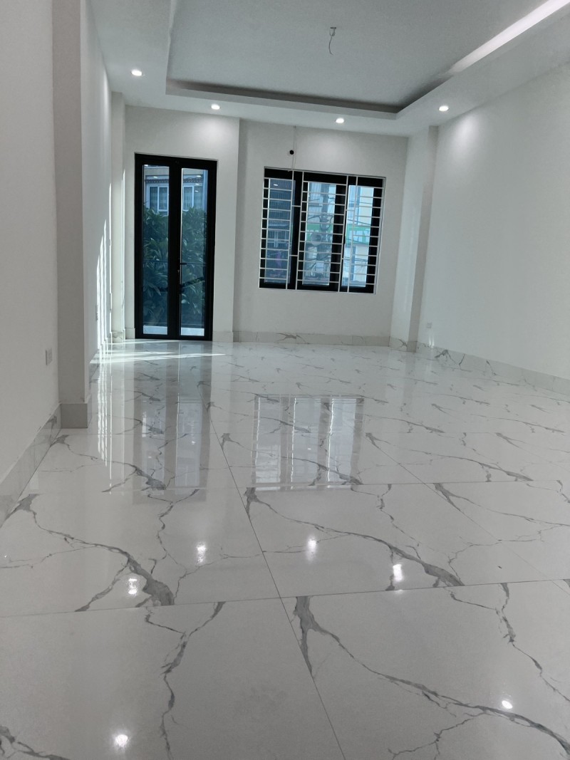 Bán nhà Vũ Xuân Thiều ,Long Biên 6 tầng ,ngõ oto tránh ,thang máy giá nhỉnh 5 tỷ  13762951