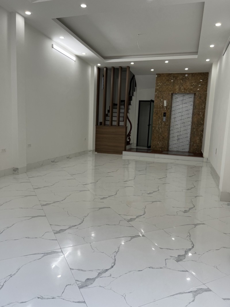 Bán nhà Vũ Xuân Thiều ,Long Biên 6 tầng ,ngõ oto tránh ,thang máy giá nhỉnh 5 tỷ  13762951