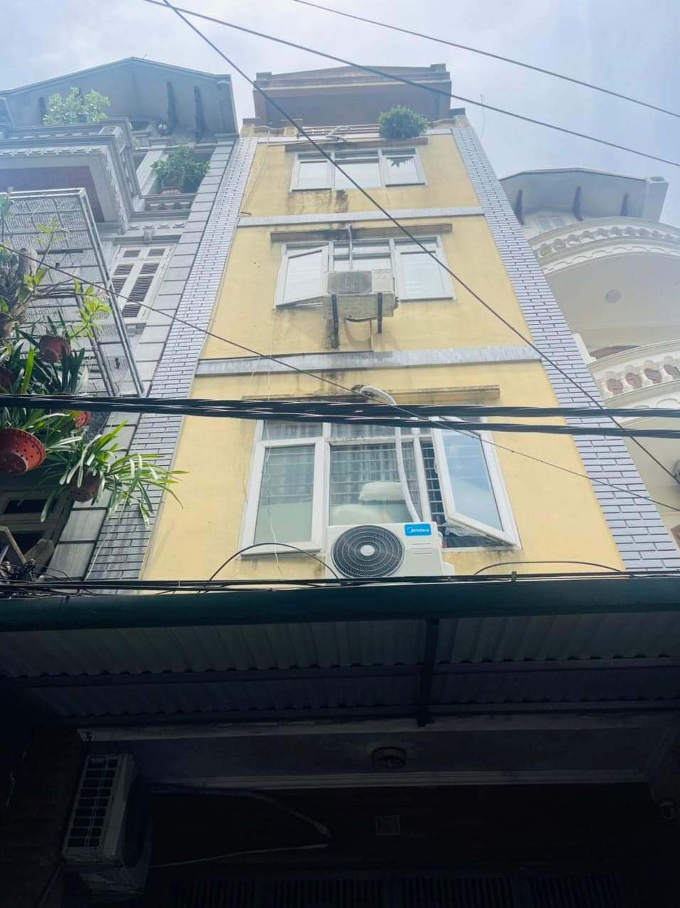 lạc long quân 59,5m 5t 11 tỷ oto vào nhà kinh doanh đỉnh gần hồ tây. 13764394