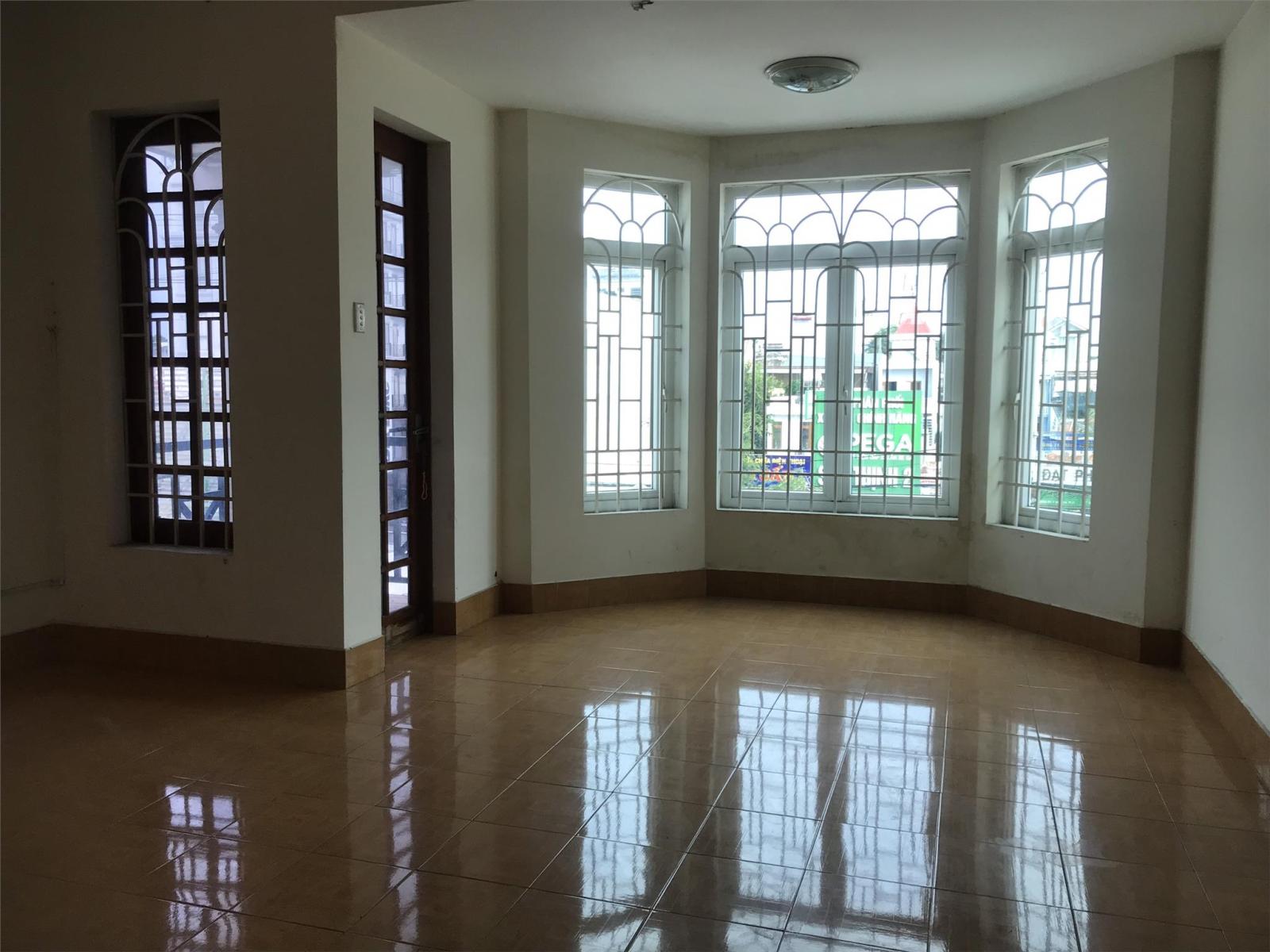 Cho thuê mặt bằng cạnh ngã tư KCN Đông Xuyên đường 30/4, tpvt 13776571