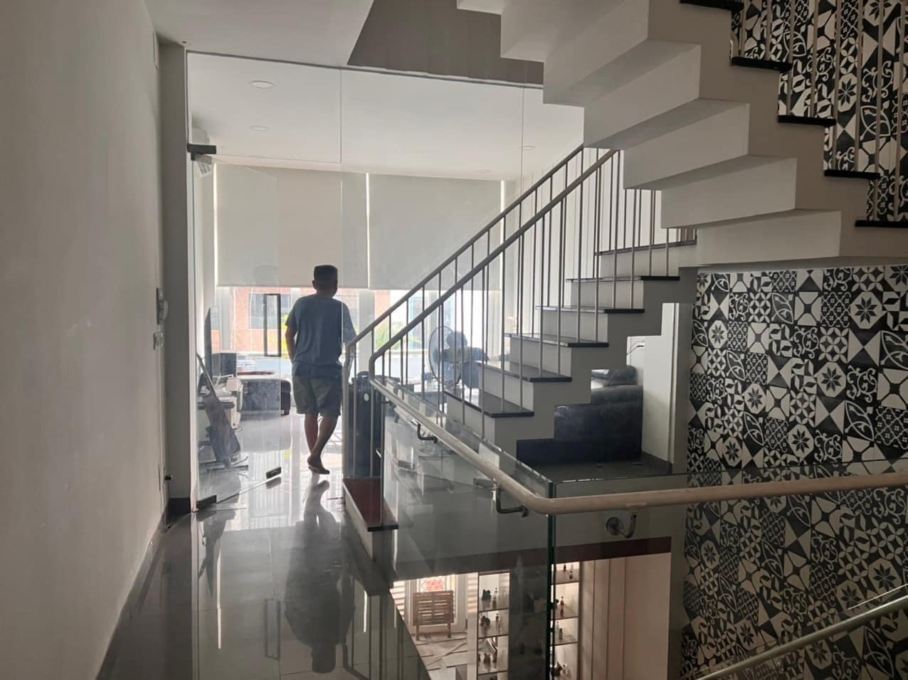 NHÀ MẶT TIỀN 4 LẦU ĐƯỜNG SỐ -P.TÂN PHÚ Q7-CHỦ CẦN BÁN GẤP GIẢM SÂU 1 TỶ5-GIÁ CHỈ CÒN 11 TỶ3 13779111