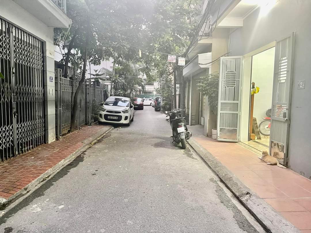 nhà đẹp nhà đẹp trần quốc hoàn cầu giấy ô tô tránh 60m 4t nhỉnh 13 tỷ. 13779128