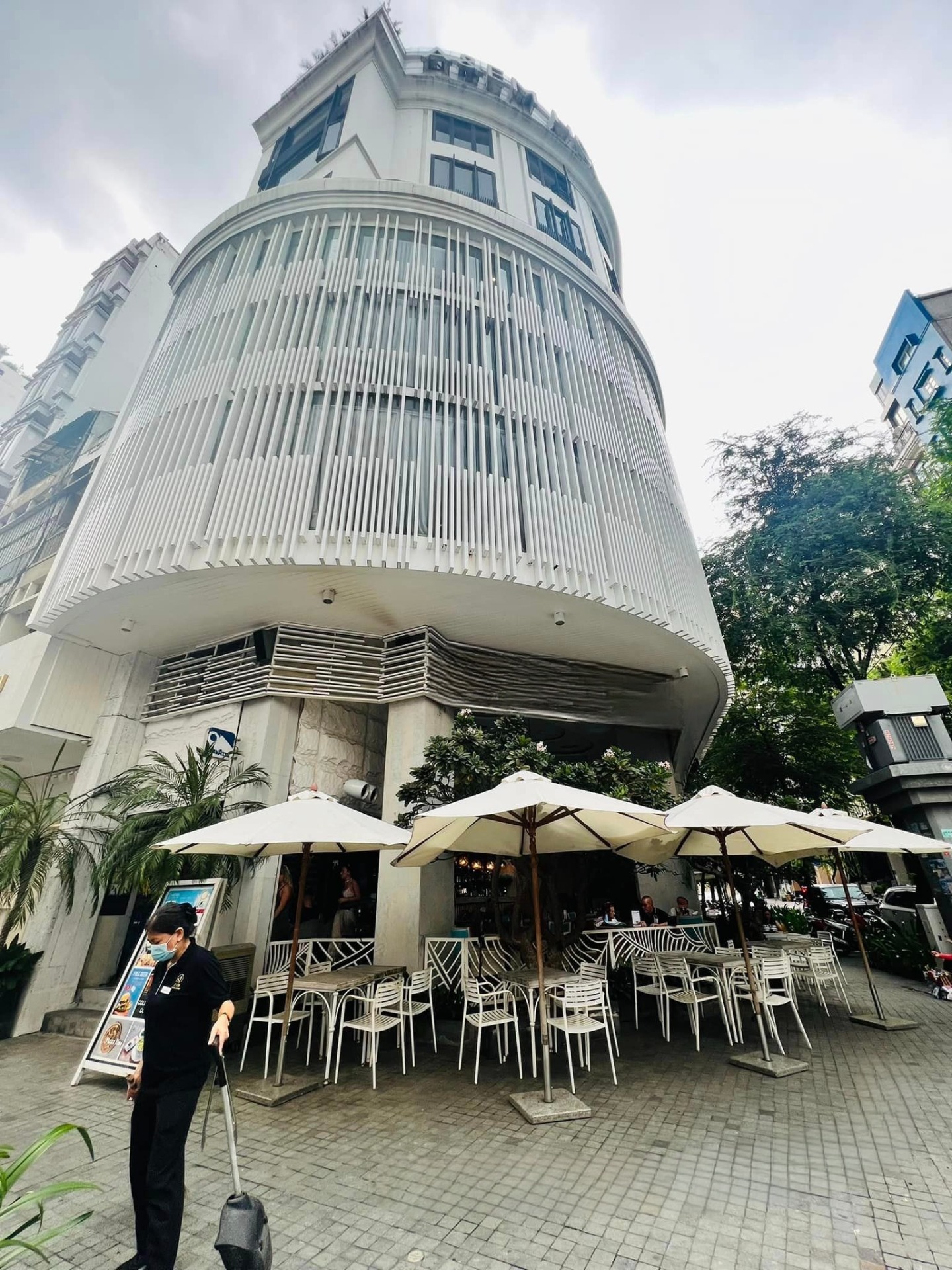 MẶT TIỀN TRUNG TÂM QUẬN NHẤT - HIẾM - CÓ 1 - 0 - 2. đường Lý Tự Trọng Q1 13779299