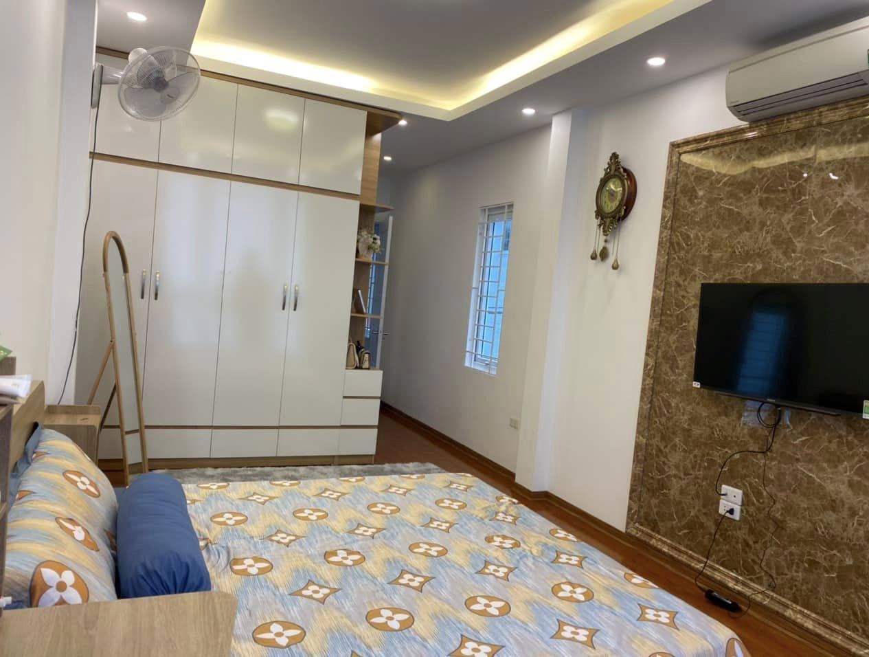 Bán Căn Nhà 5T, 33m2  Phố Đức Giang, Long Biên, chỉ 2,85 tỷ, 20m ra ô tô đỗ. 13783473