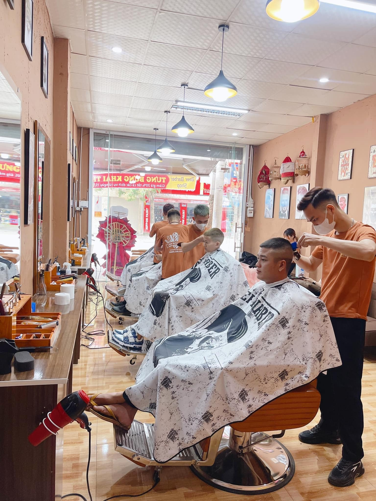 Vì lí do công việc sắp phải đi nên chủ quá cần sang nhượng toàn bộ quán cắt tóc barber nam tâm huyết 13786488