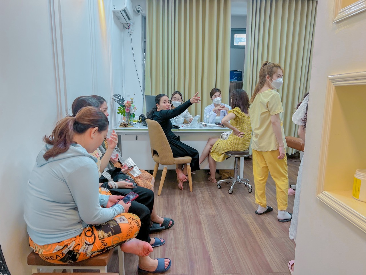 Cần sang nhượng lại tiệm spa / cho thuê spa có đầy đủ máy móc 13789877