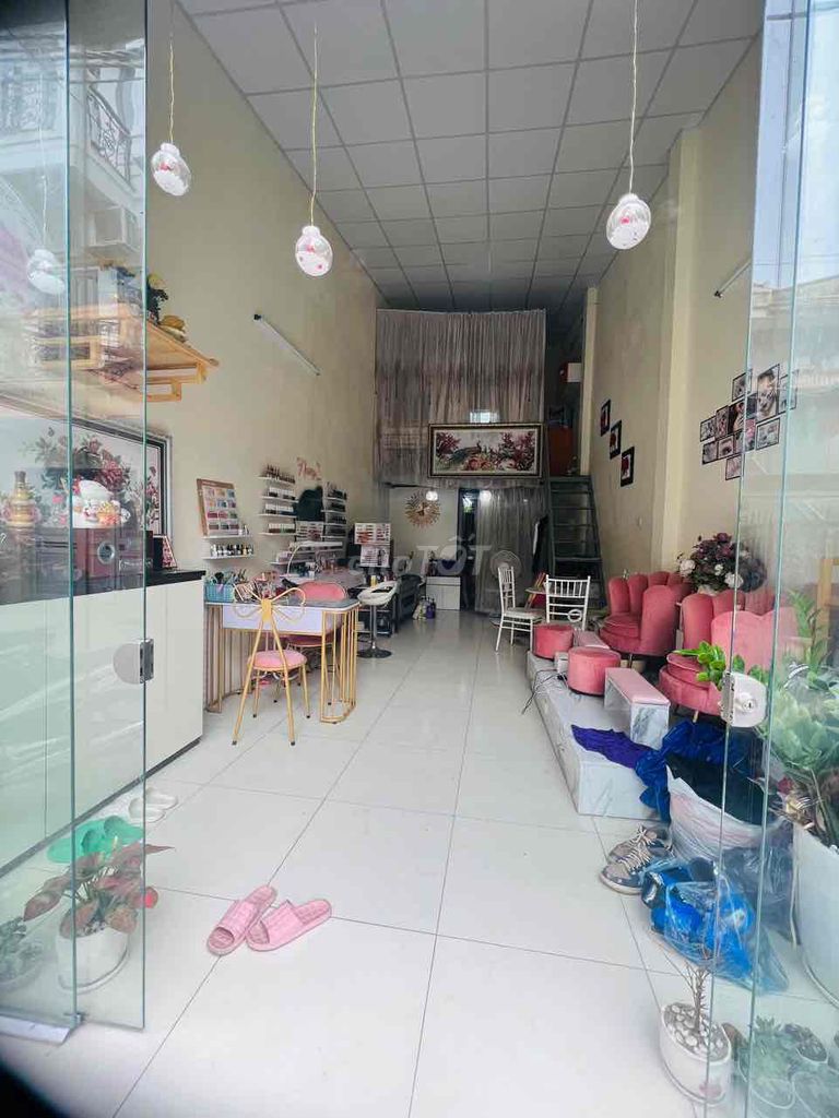 Chính chủ cần sang nhượng cửa hàng Nails, Mi, gội đầu tại Hà Đông. 13792823