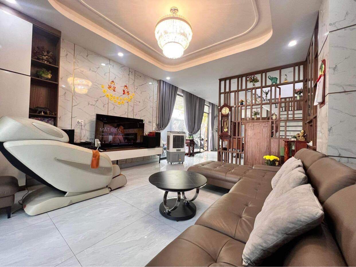 Cần bán nhà biệt thự đẹp đường 28, sau Gigamall Thủ Đức, 240m2, giá 15.5tỷ, full nội thất như hình. 13794796