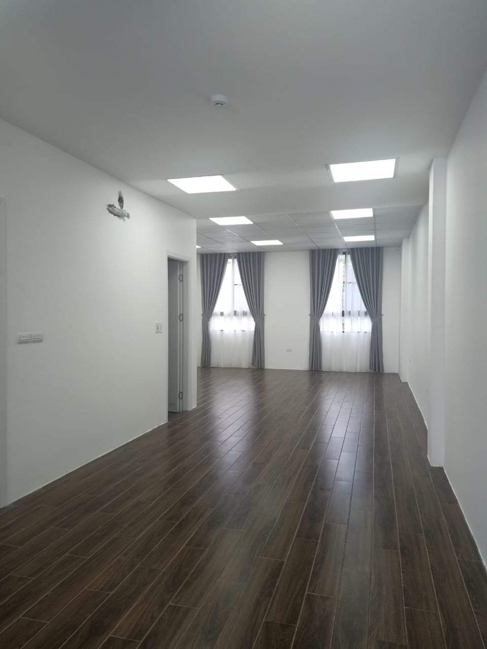 Bán nhà  mặt phố lạc long quân hồ tây dường 4 làn ô tô 101m 6x tỷ 9t 13804073