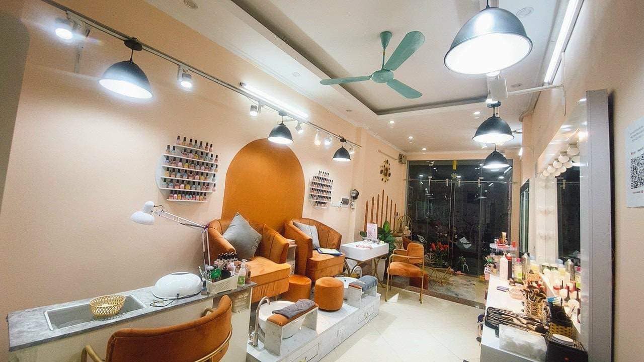 Mình cần sang nhượng lại TIỆM NAIL -MI -SPA -MAKEUP 13809259