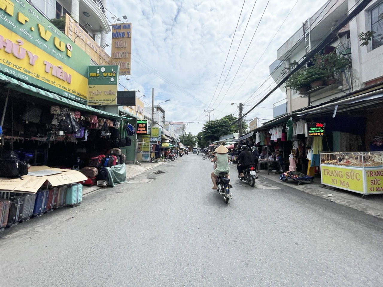 MẶT TIỀN KINH DOANH NGAY CHỢ HIỆP THÀNH QUẬN 12, GẦN 130M2, NGANG 5M, NỞ HẬU, SẴN DÒNG 13812685