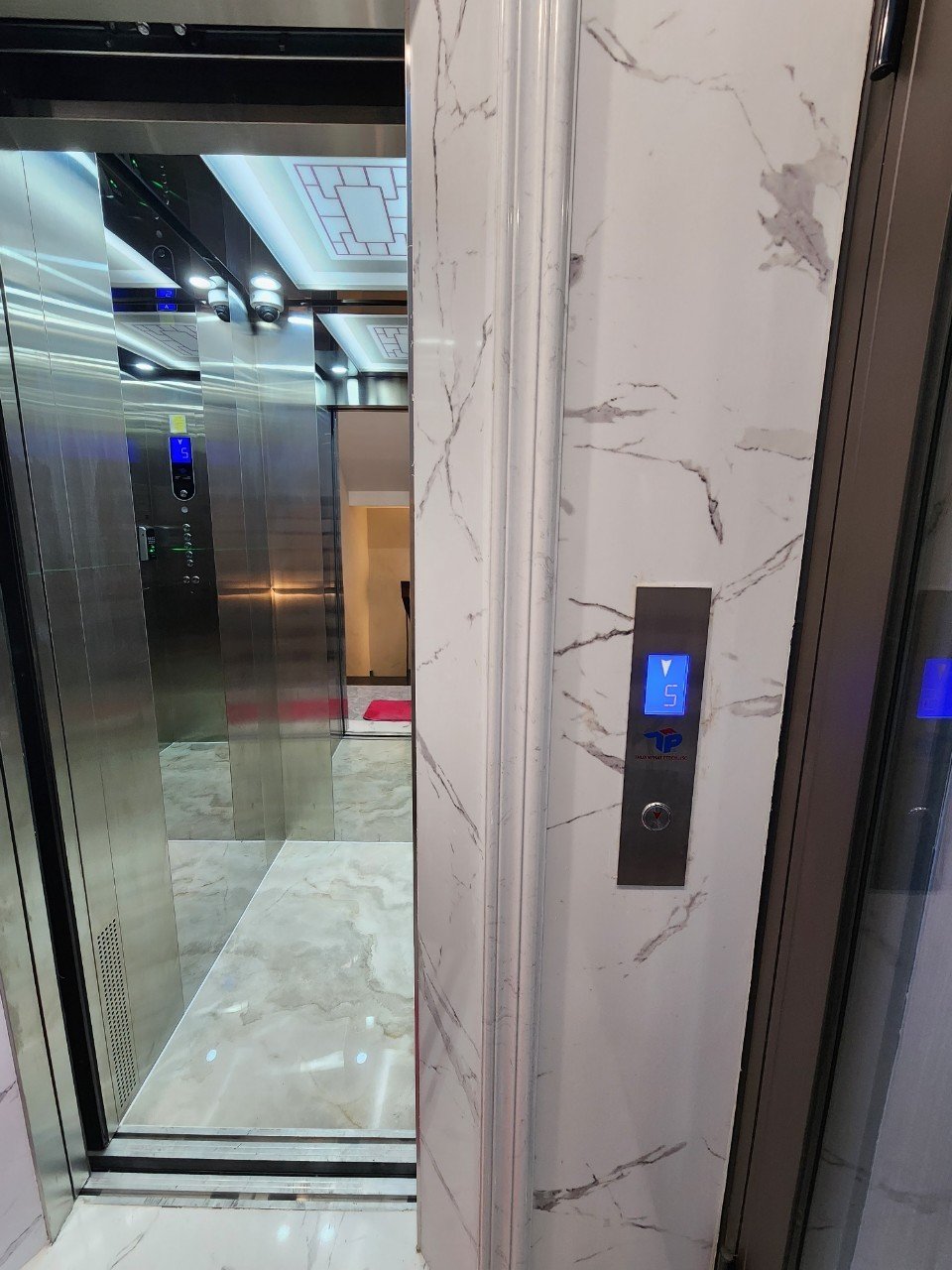 Bán shophouse Vinhomes 75m ngân hàng hỗ trợ tặng hết nội thất xịn Giá siêu mềm 13816396