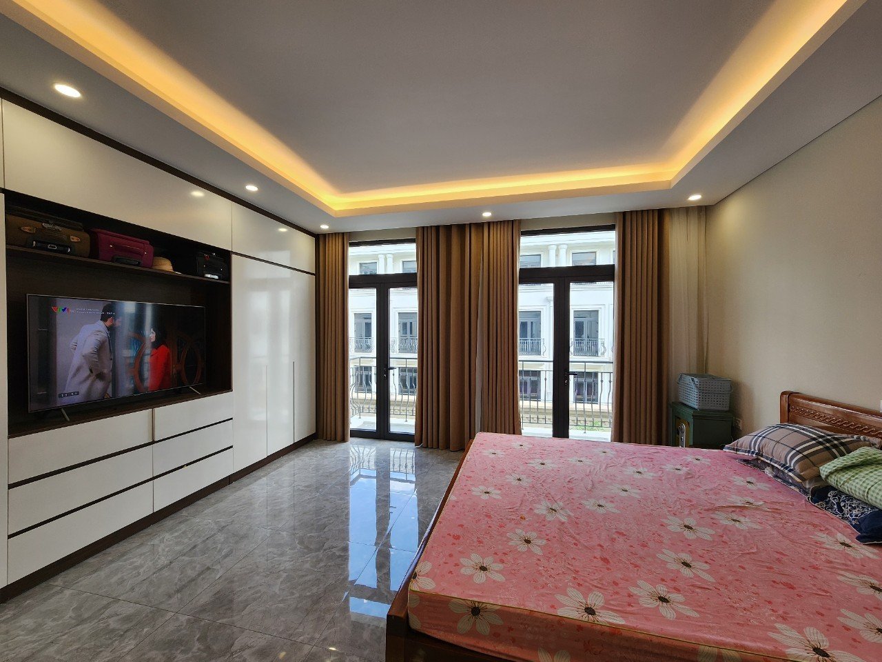 Bán shophouse Vinhomes 75m ngân hàng hỗ trợ tặng hết nội thất xịn Giá siêu mềm 13816396