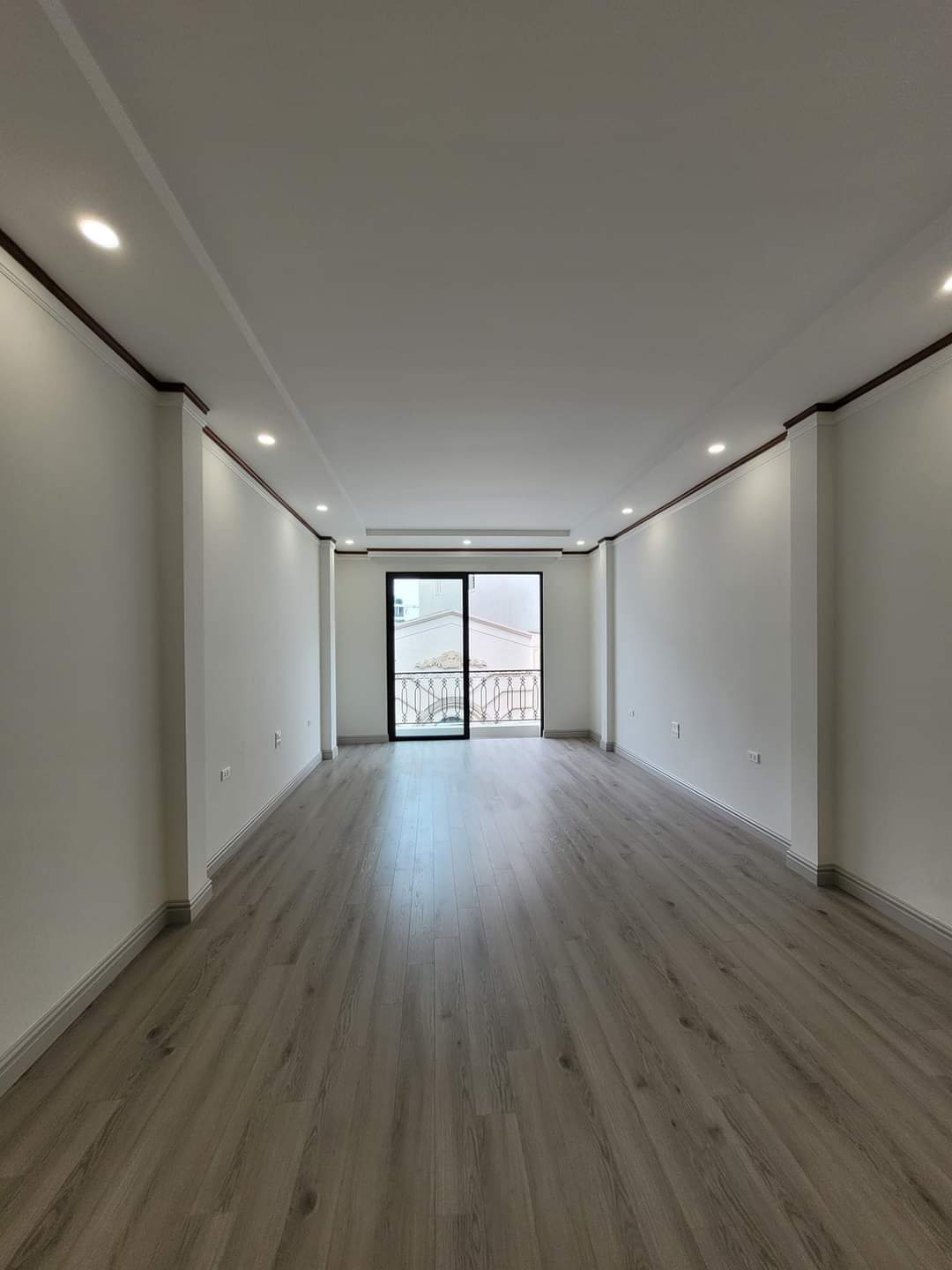 Bán nhà khúc thừa dụ cầu giây ôtô kinh doanh nhỉnh 15 tỷ 55m 7 tầng. 13817572