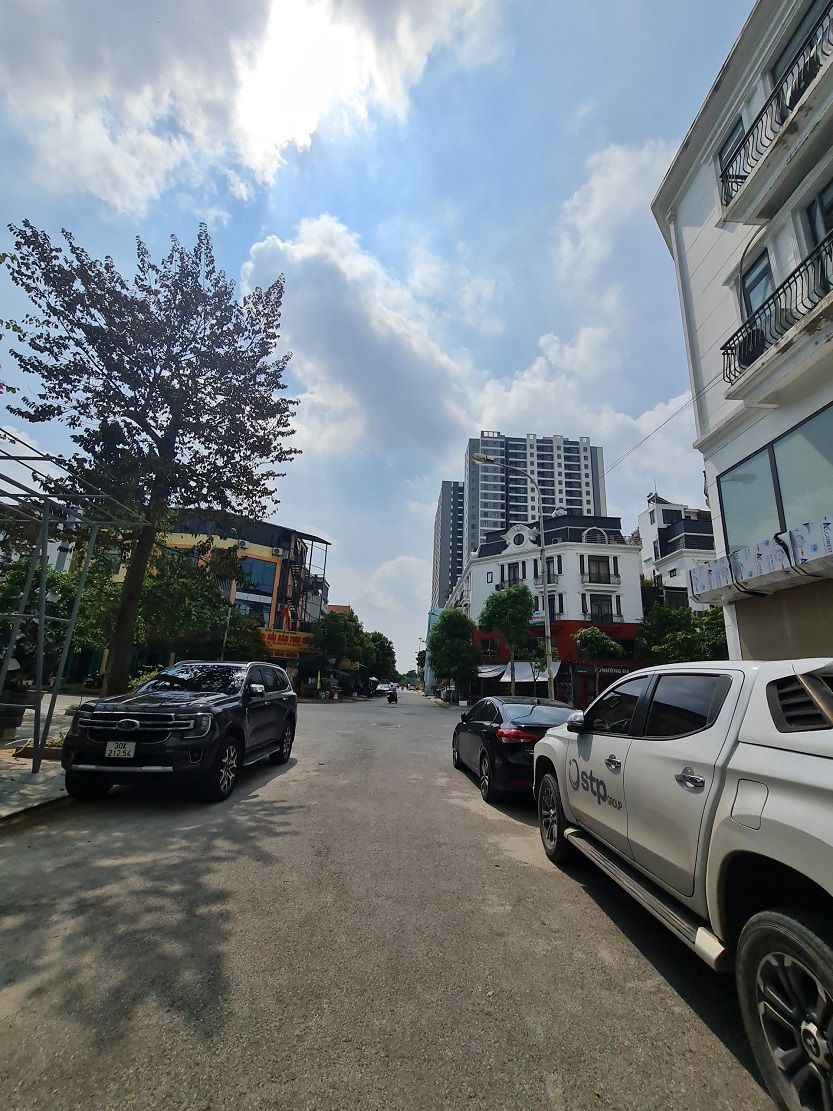 Bán nhà phố kinh doanh dự án East Center Trâu Quỳ, Gia Lâm, Hà Nội. DT sàn 385m2. LH 0989894845 13820122