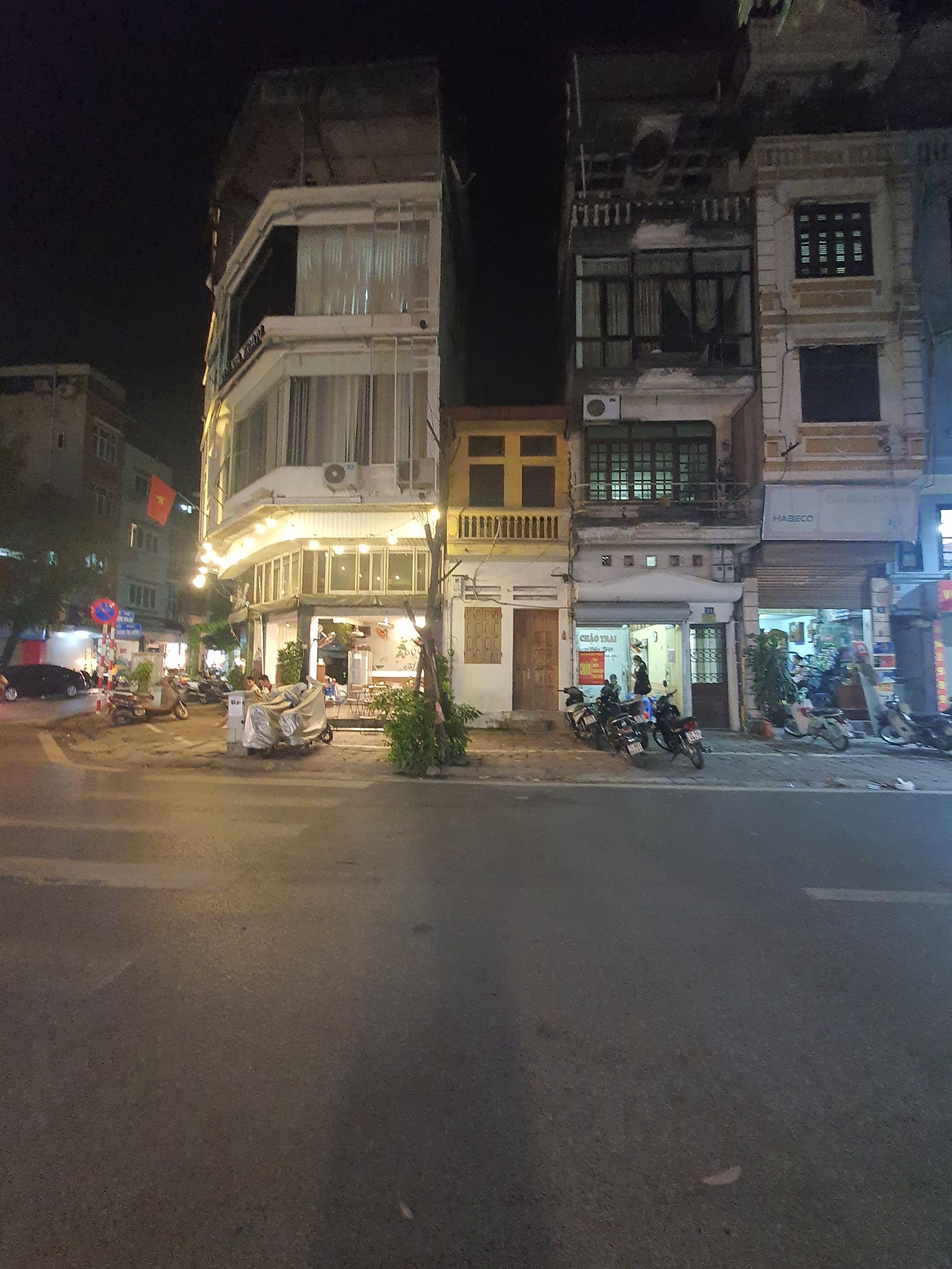 TRUNG TÂM ĐỐNG ĐA, GIÁP LĂNG BÁC, QUỐC TỬ GIÁM, 150M, 4T, MT 7M, Ô TÔ TRÁNH, KINH DOANH, 0937651883. 13832634