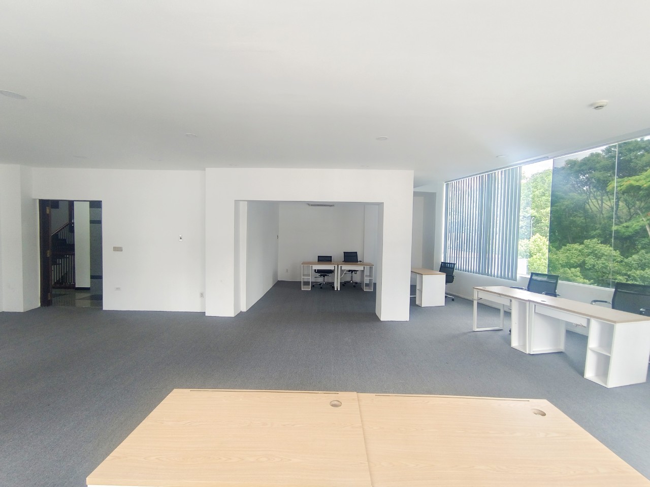 Tặng nội thất cho sàn 90m2 chỉ 30tr/tháng khu sân bay Phan Đình Giót Quận Tân Bình 13832984