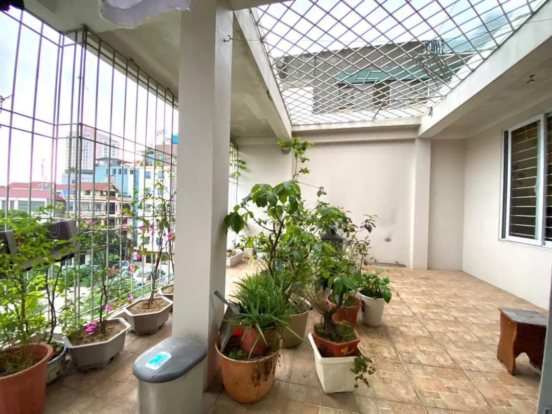 siêu rẻ ! nhà hoàng quốc việt phân lô ngõ thông ôtô  nhỉnh 13tỷ 58m 5T 13833250