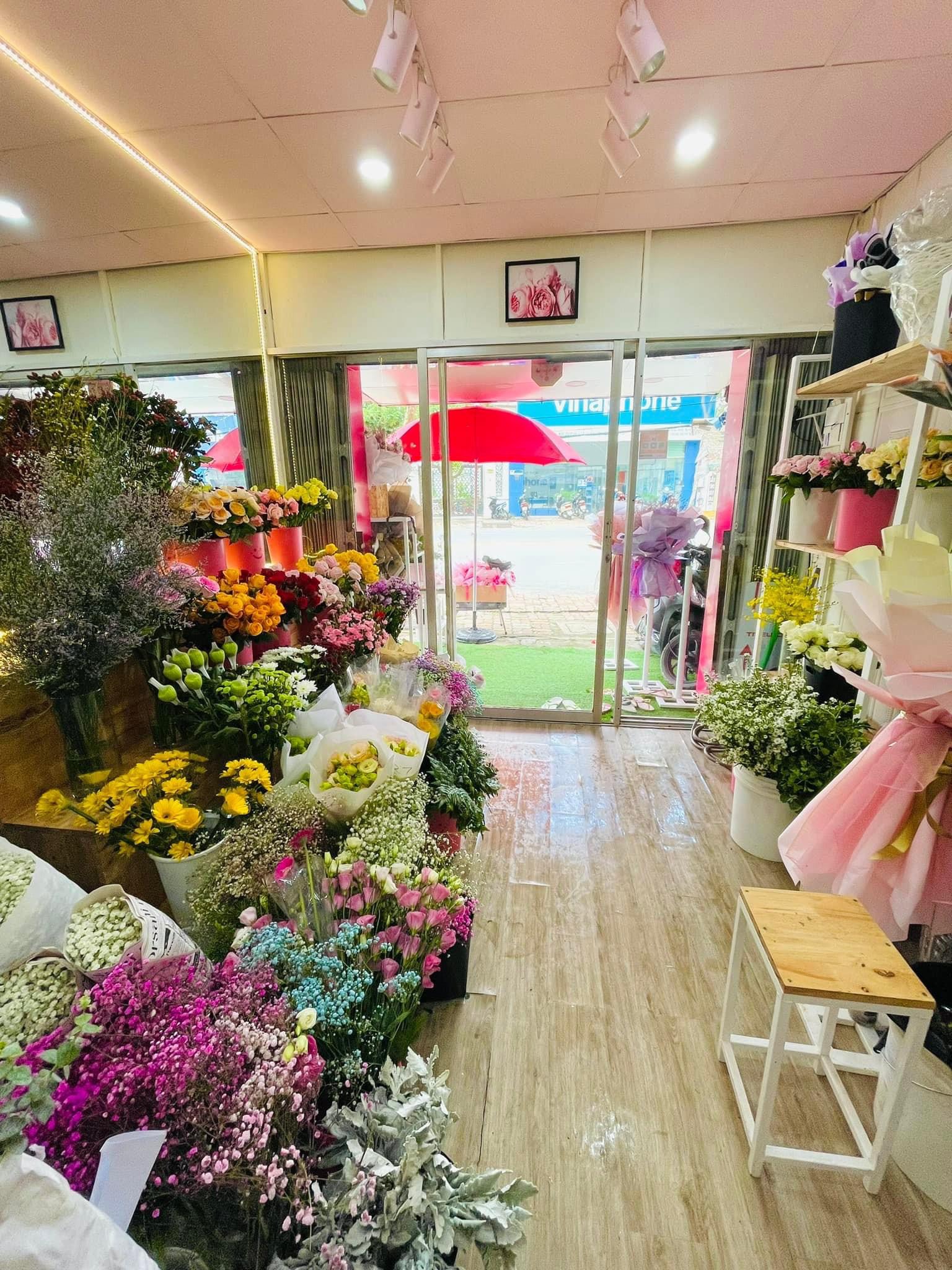 Mình cần #cho_thuê hoặc sang lại mặt bằng trống tại 735 CMT8, Chánh Nghĩa, Thủ Dầu Một 13833701