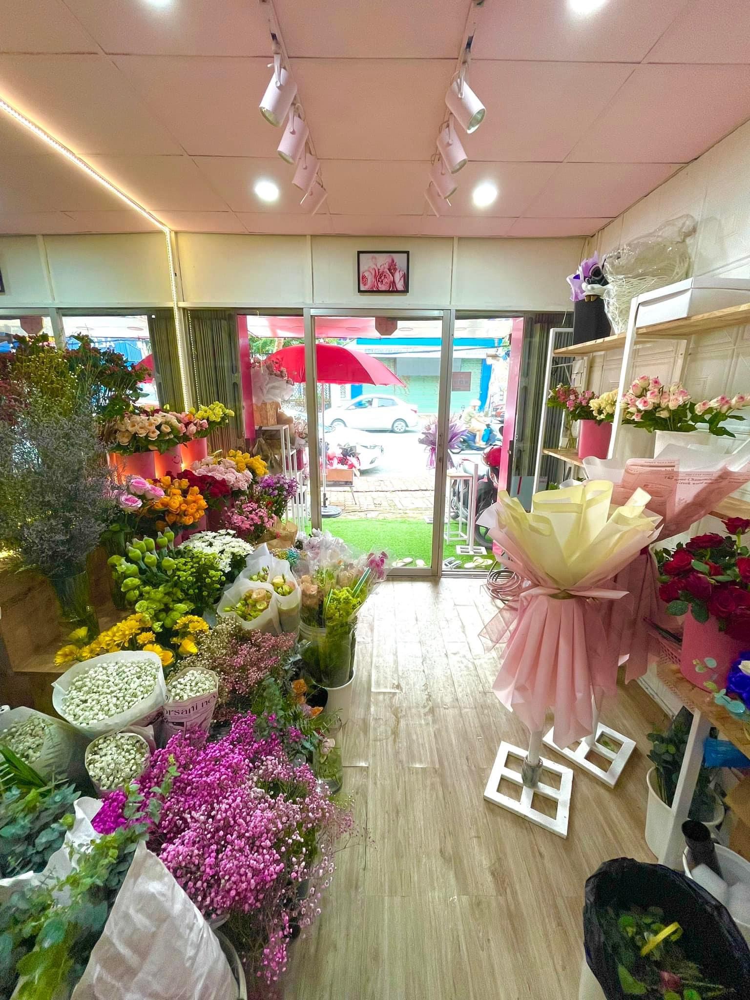 Mình cần #cho_thuê hoặc sang lại mặt bằng trống tại 735 CMT8, Chánh Nghĩa, Thủ Dầu Một 13833701