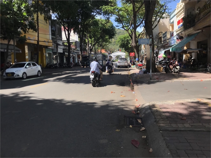 Cho thuê mặt bằng 1t3l đường phạm hồng thái, tpvt nhà kính sạch sẽ 13839764