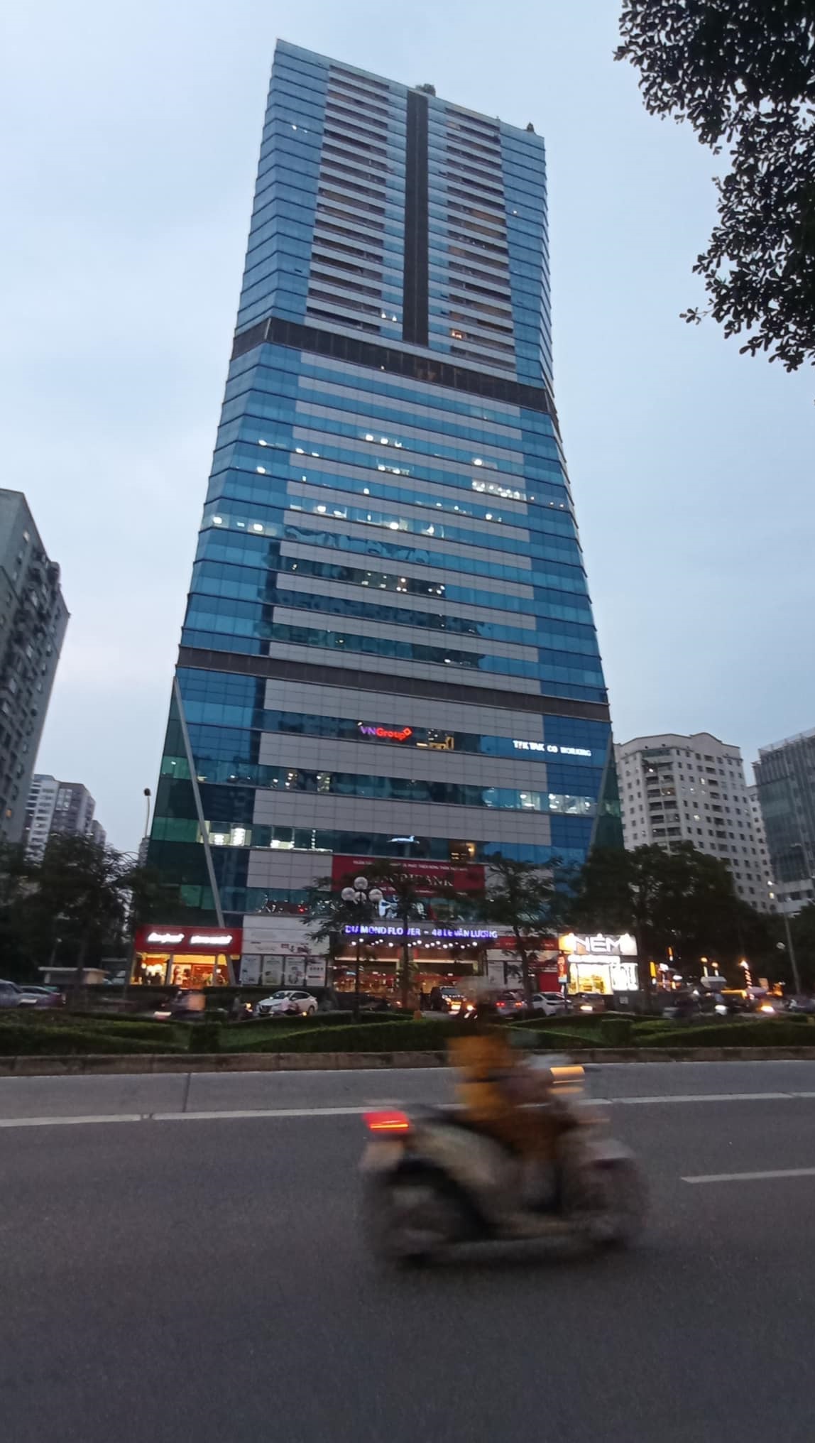CHÍNH CHỦ BÁN CHUNG CƯ DIAMOND FLOWER TOWER, 48 LÊ VĂN LƯƠNG, THANH XUÂN 171 M2, 3 PHÒNG NGỦ, 2VS.  13839905