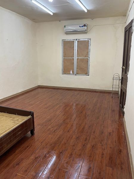Chính chủ cần cho thuê nhà tập thể 25 m ở tầng 5, E7 khu Tập Thể  Quỳnh Mai, Hai Bà Trưng HN 13840978