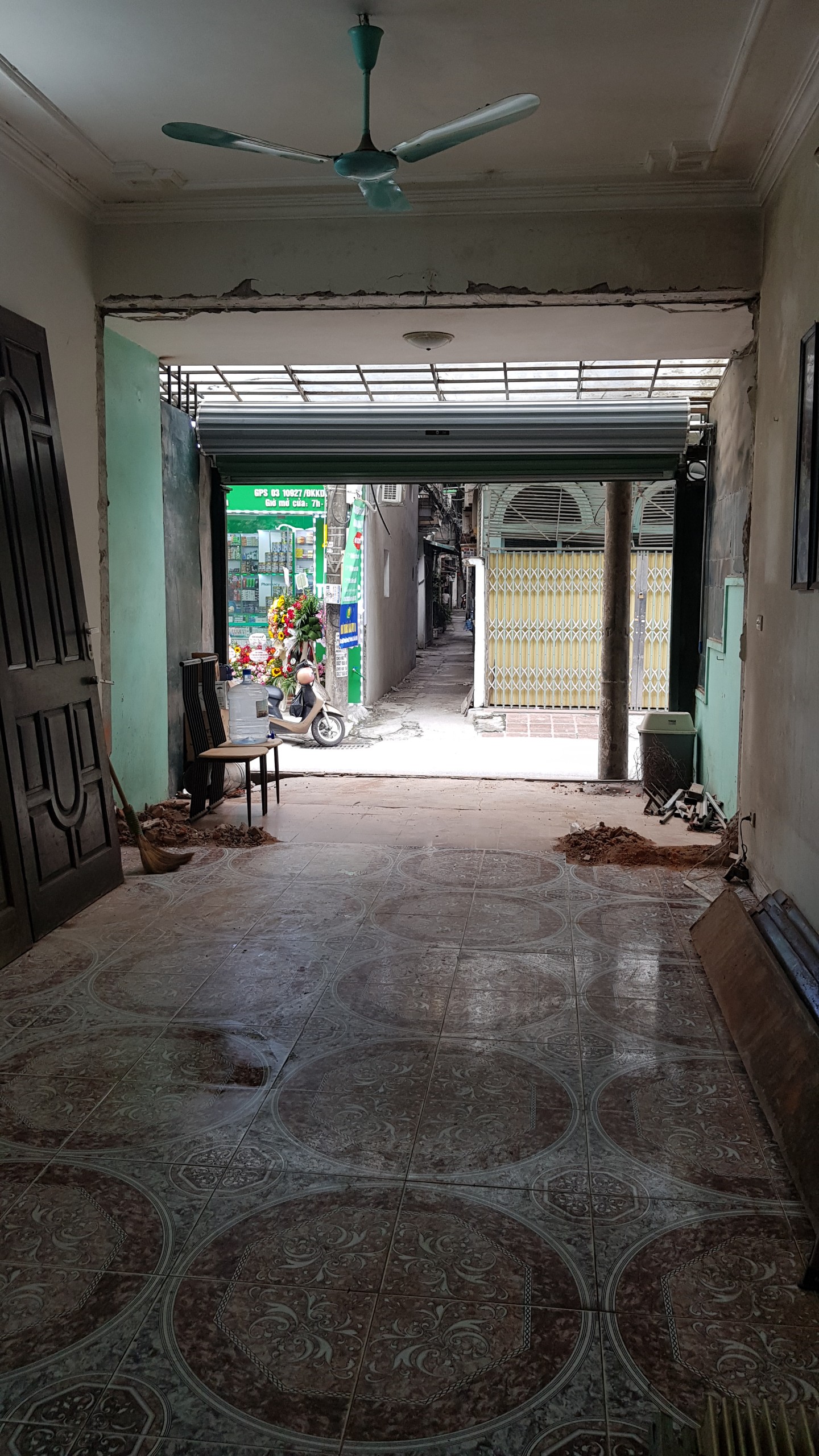 Chính chủ cho thuê cửa hàng tại số 70 ngõ 381 Nguyễn Khang. MT 3,9 m, sâu 10m 13846202