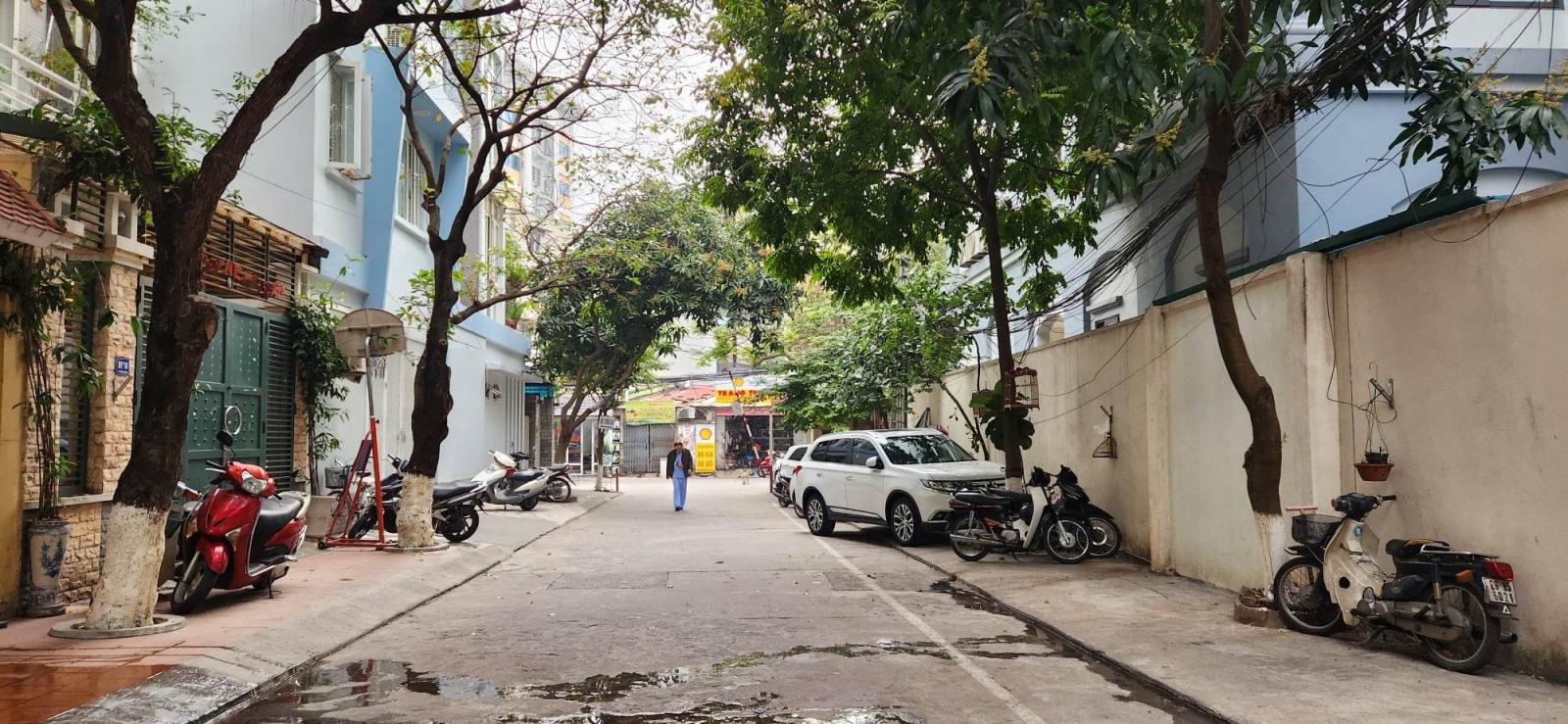 BÁN SIÊU NHÀ ĐẸP ĐÔNG QUAN - CẦU GIẤY 115M, 5T, MT 4.5M, VỈA HÈ, OTO TRÁNH, KD ĐỈNH. 0937651883. 13854646