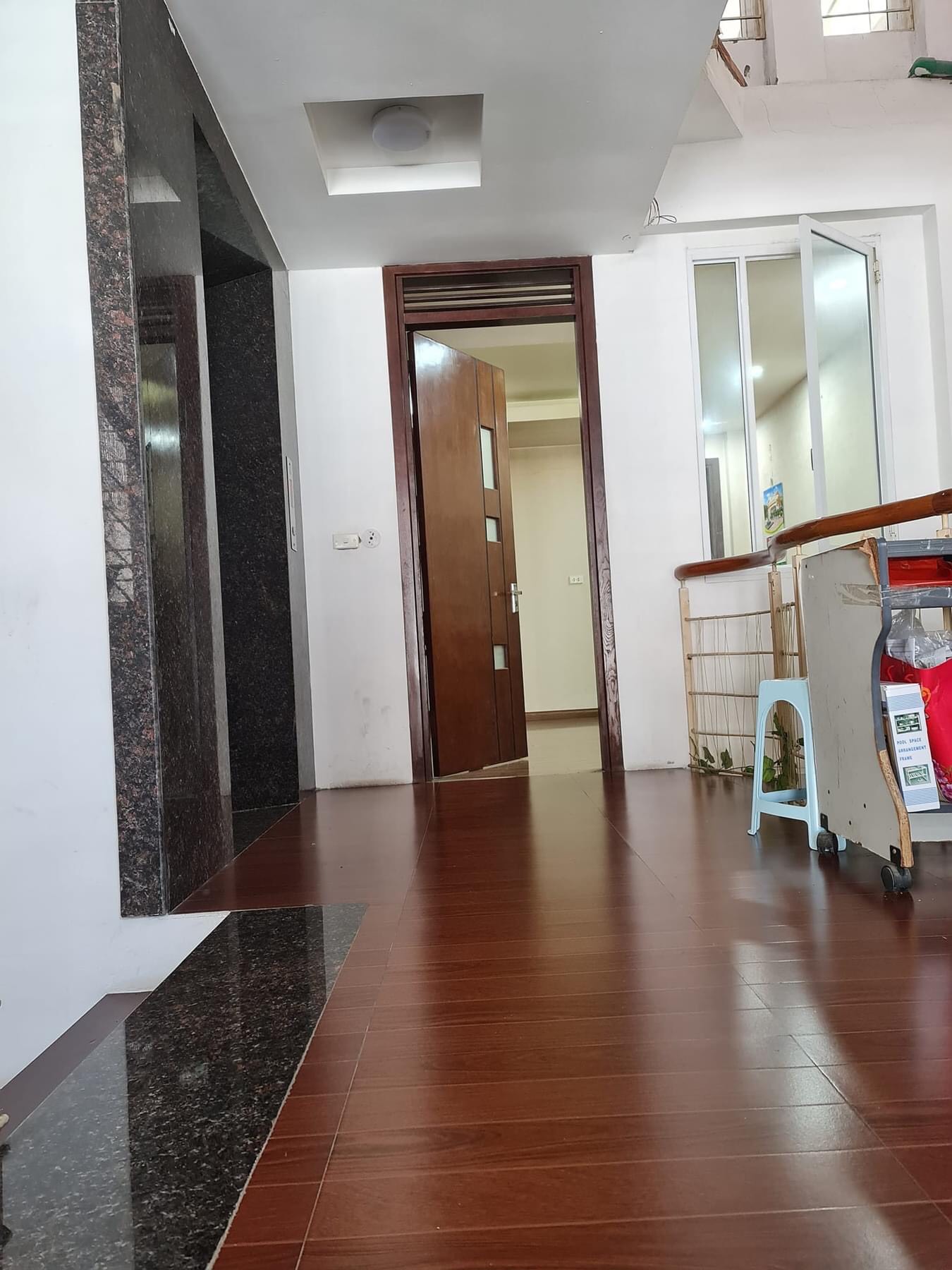 BÁN SIÊU NHÀ ĐẸP ĐÔNG QUAN - CẦU GIẤY 115M, 5T, MT 4.5M, VỈA HÈ, OTO TRÁNH, KD ĐỈNH. 0937651883. 13854646