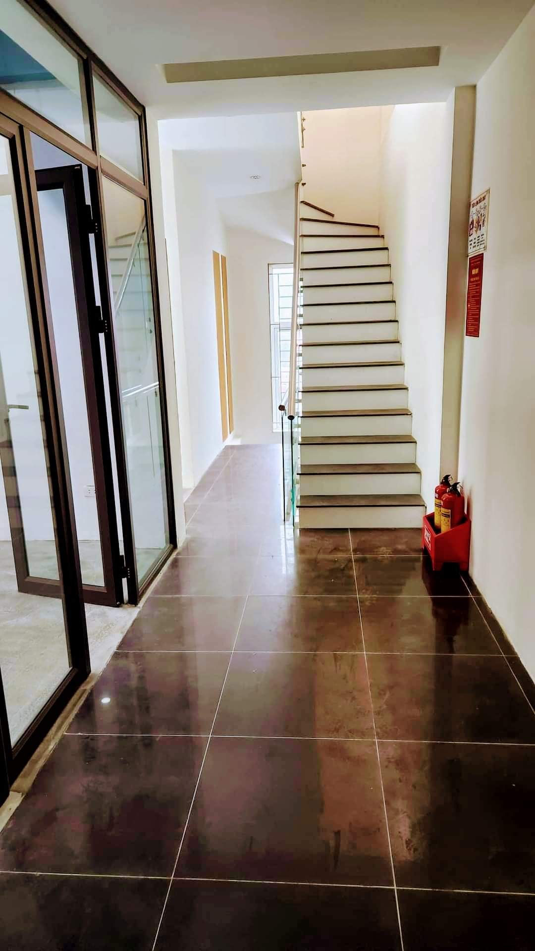 bán nhà mặt phố vũ phạm hàm cầu giấy lô góc vỉ hè Ô TÔ 69 tỷ 116m 8T 13869518