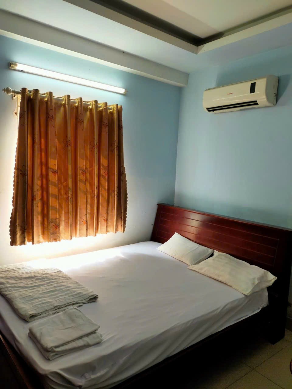 KHÁCH SẠN 7 TẦNG PHAN VĂN HỚN TRƯỜNG CHINH -THUÊ 100 TRIỆU THÁNG 13878194