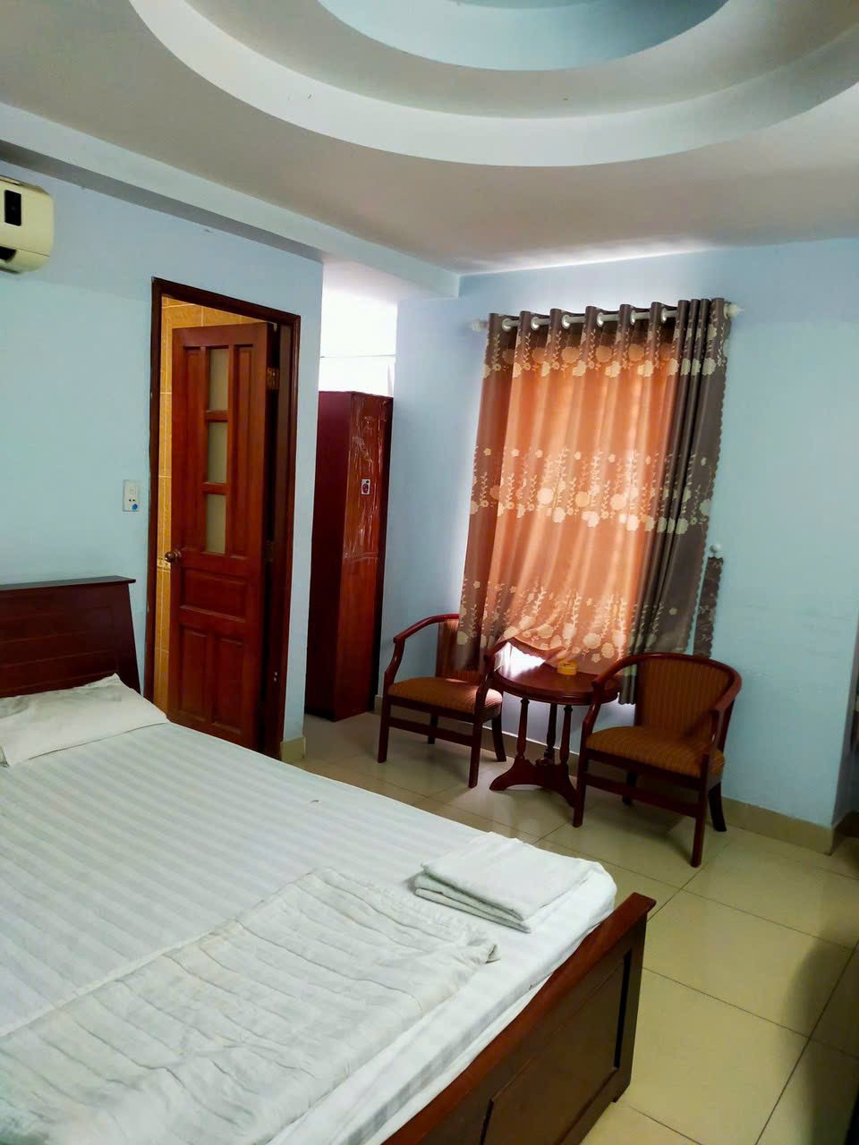 KHÁCH SẠN 7 TẦNG PHAN VĂN HỚN TRƯỜNG CHINH -THUÊ 100 TRIỆU THÁNG 13878194