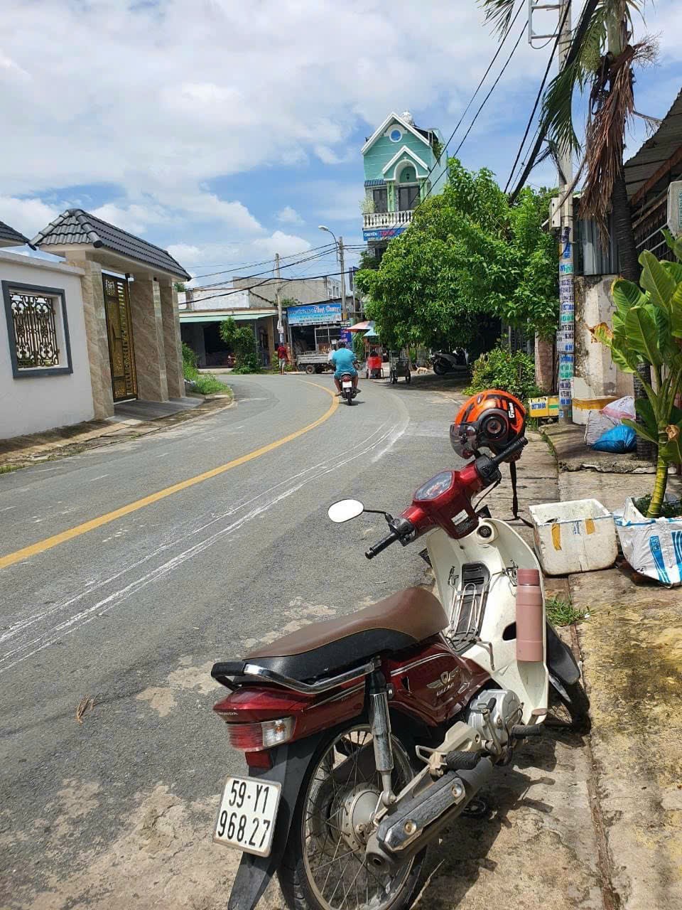 NHÀ TÂN XUÂN -TRUNG CHÁNH SONG HÀNH-MẶT TIỀN KINH DOANH - ĐƯỜNG NHỰA -160M NHỈNH 6 TỶ. 13878195