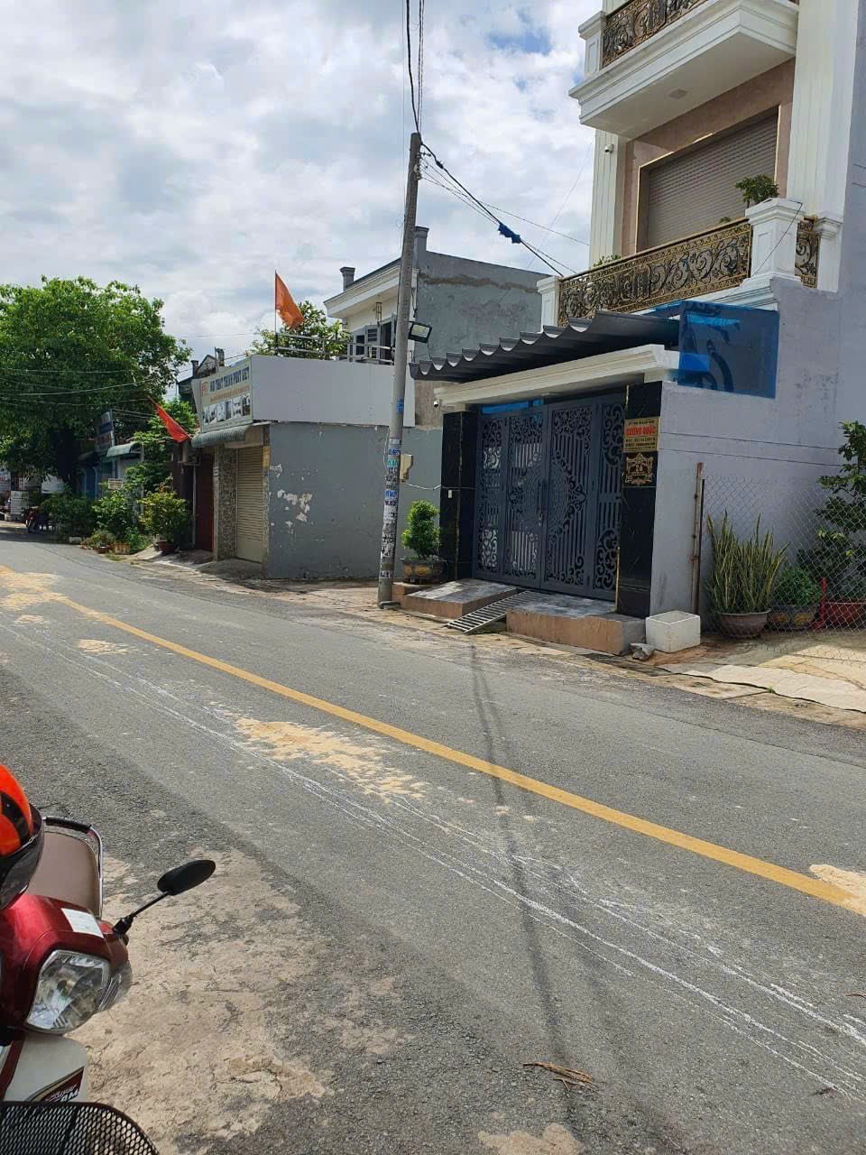 NHÀ TÂN XUÂN -TRUNG CHÁNH SONG HÀNH-MẶT TIỀN KINH DOANH - ĐƯỜNG NHỰA -160M NHỈNH 6 TỶ. 13878195