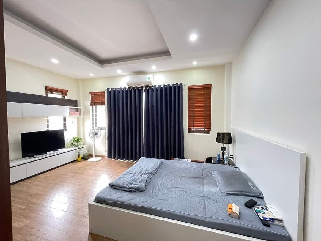 bán nhà lô góc Ngọc Lâm-Nguyễn Văn Cừ, 65m² x 5tầng, gara, full nội thất 13878449