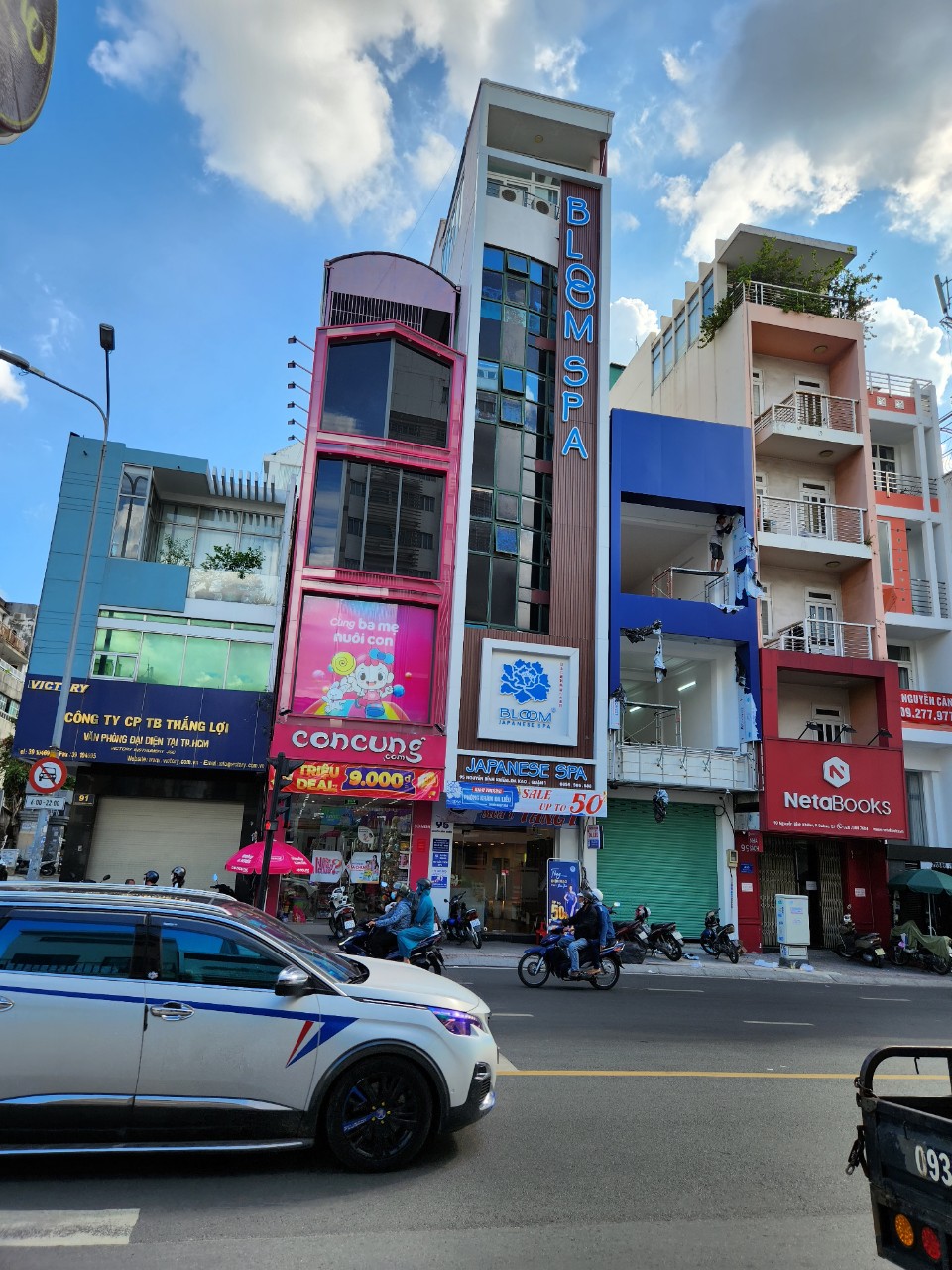 Giá cực RẺ 50tr! Cho thuê tòa nhà mặt tiền Đ. Nguyễn Bỉnh Khiêm Quận 1 - 4x20m 6 lầu có sân thượng.
 13880352
