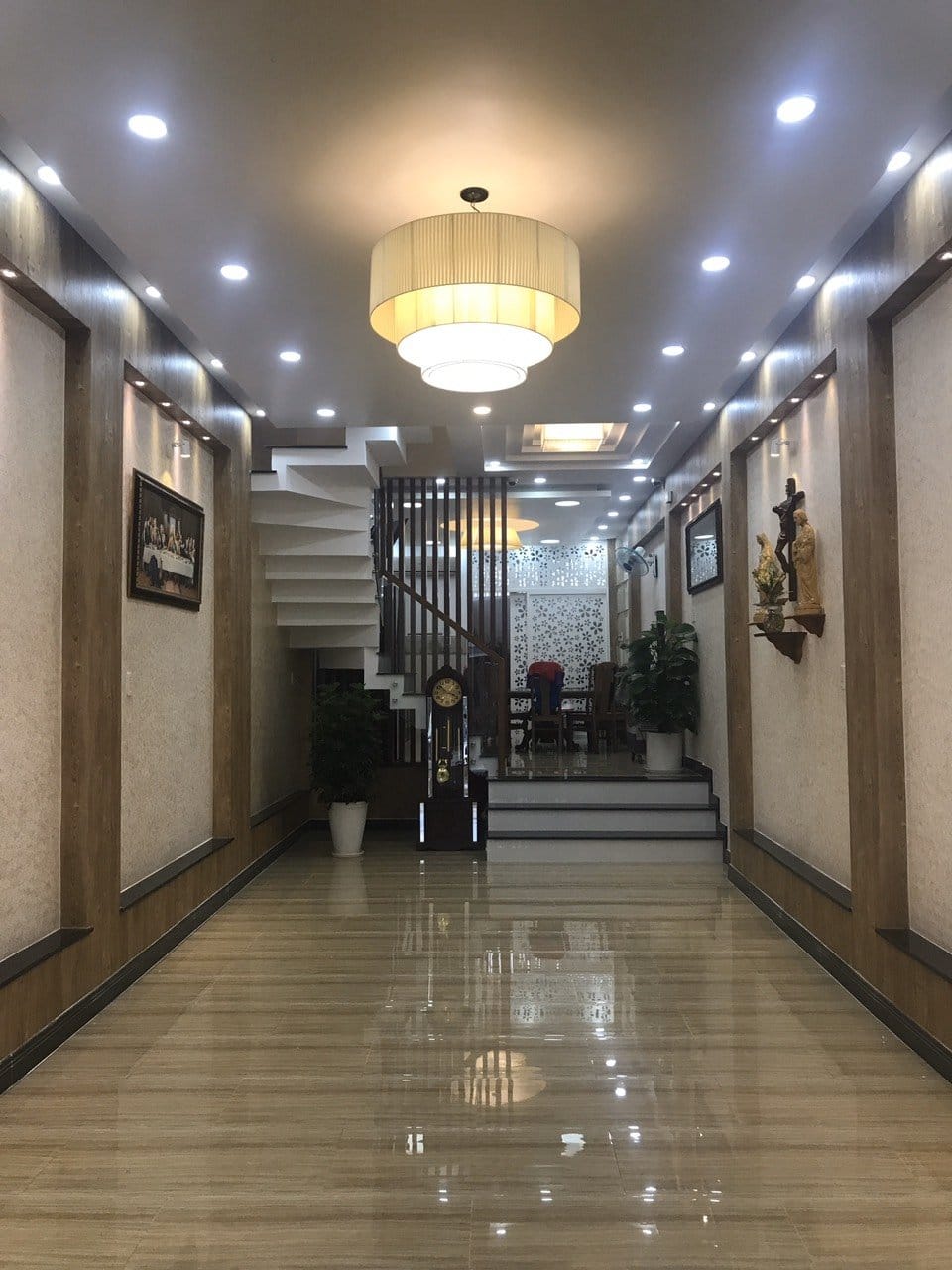 Bán nhà mặt tiền 5 lầu Thống Nhất 100m2 ngang 5m phù hợp ở và làm VP gần chợ đêm 11 tỷ. 13884131