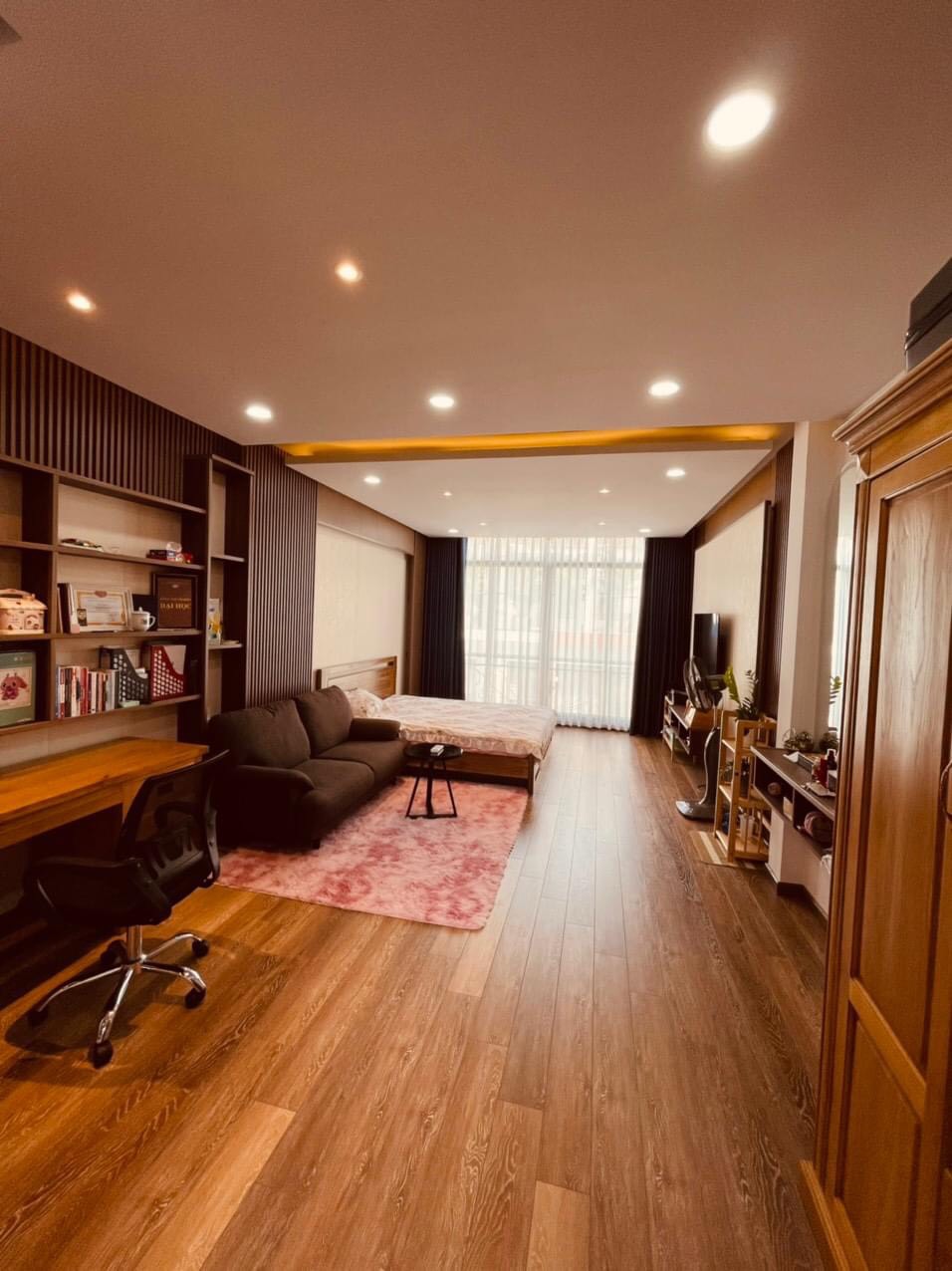 Bán nhà mặt tiền 5 lầu Thống Nhất 100m2 ngang 5m phù hợp ở và làm VP gần chợ đêm 11 tỷ. 13884131