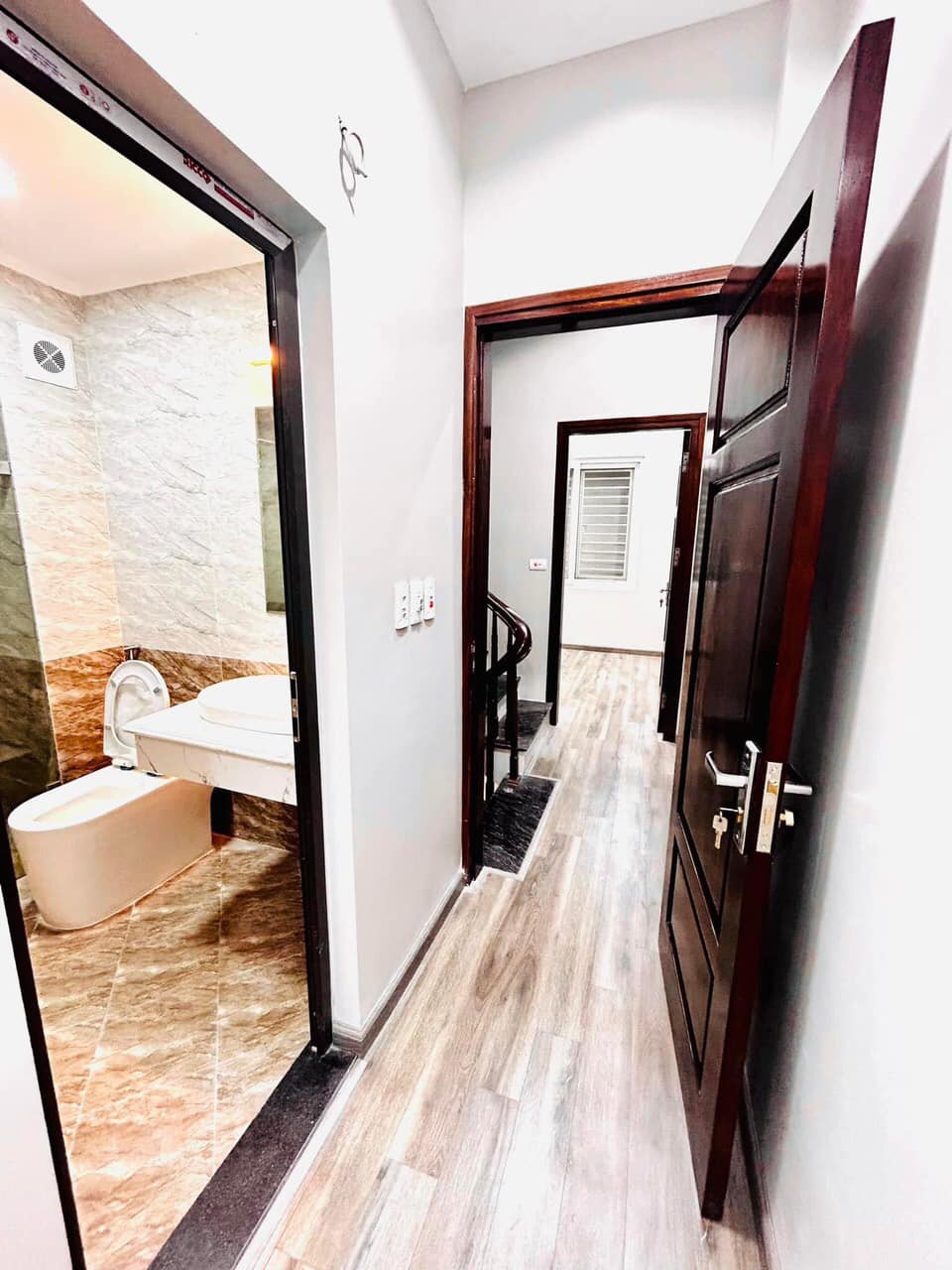 TÔ VĨNH DIỆN - NHÀ ĐẸP- GẦN PHỐ - Ô TÔ ĐỖ CỔNG- DT 42M, MT 4M - GIÁ NHỈNH 6 TỶ 13884262